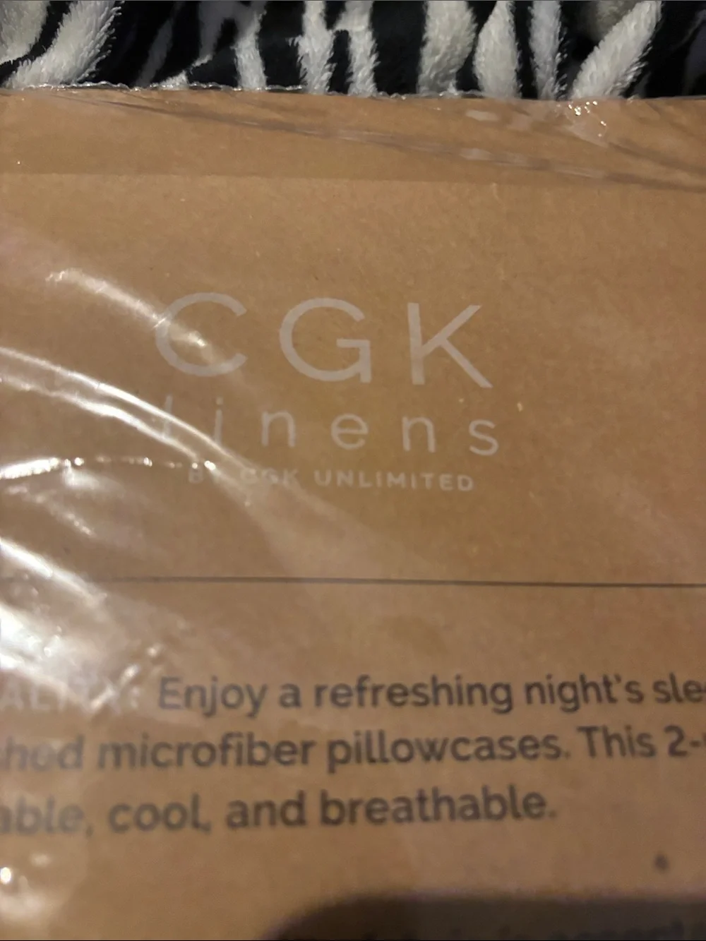 NWT CGK 2-Piece King Pillowcase Set in white